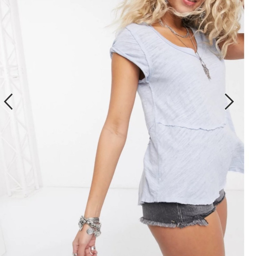 We the Free by Free People Sweetness Tee Top size XS Short Sleeve Light Blue